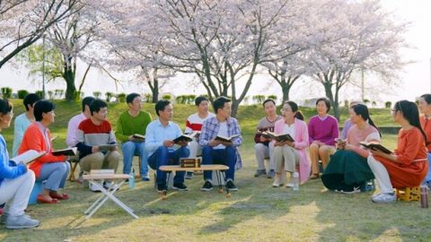 Por que essa salvação só é possível através da crença em Deus Todo-Poderoso e da aceitação da obra de Deus nos últimos dias?